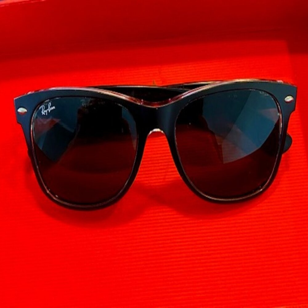 Ray-ban New Wayfarer color mix. MODEL CODE RB2132 6052 58-18
